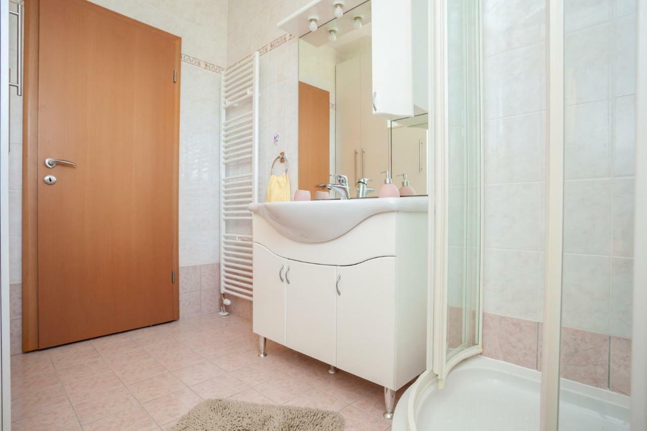 Holiday Apartment Ivica Milohnici Eksteriør billede